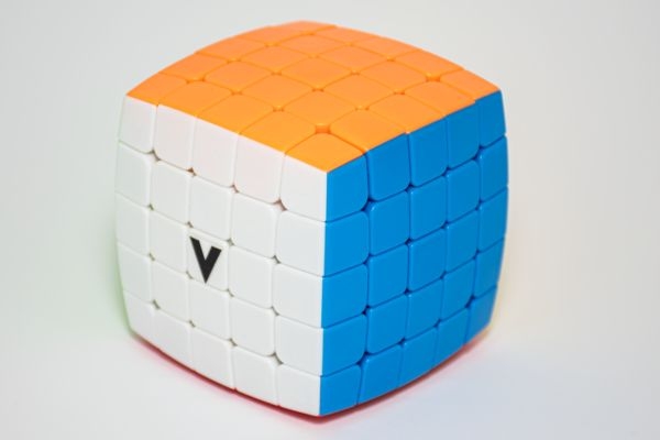 V-Cube 5x5 pillow